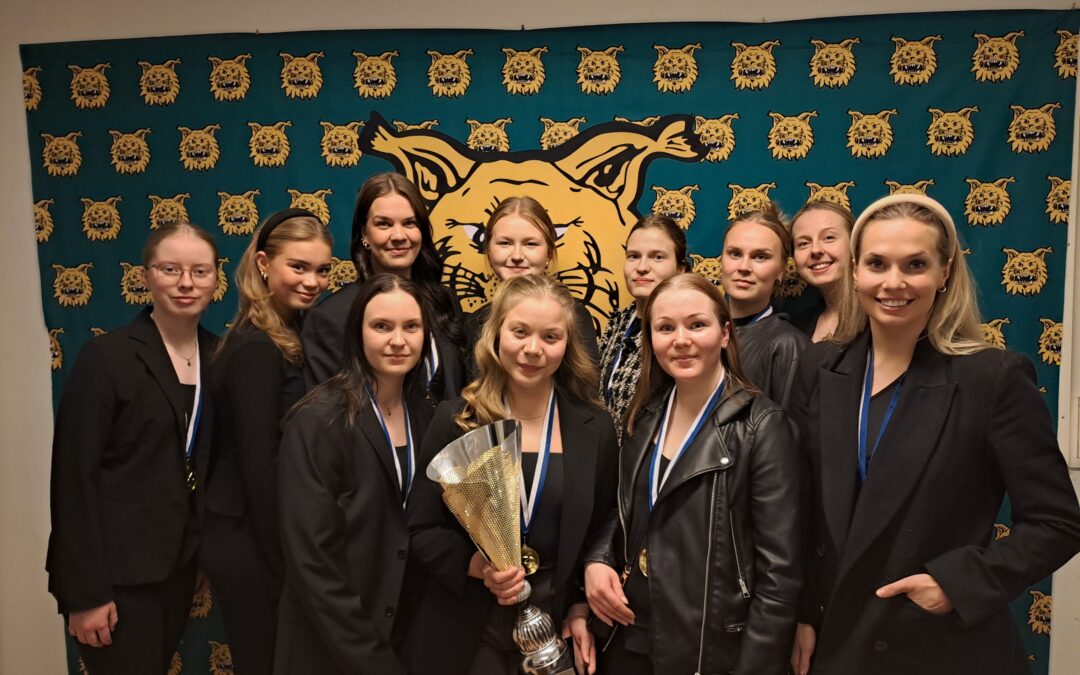Ilves Ringeten Edustusjoukkueen Ykkössarjan mestaruutta juhlistettiin kakkukahvein 24.4.2025