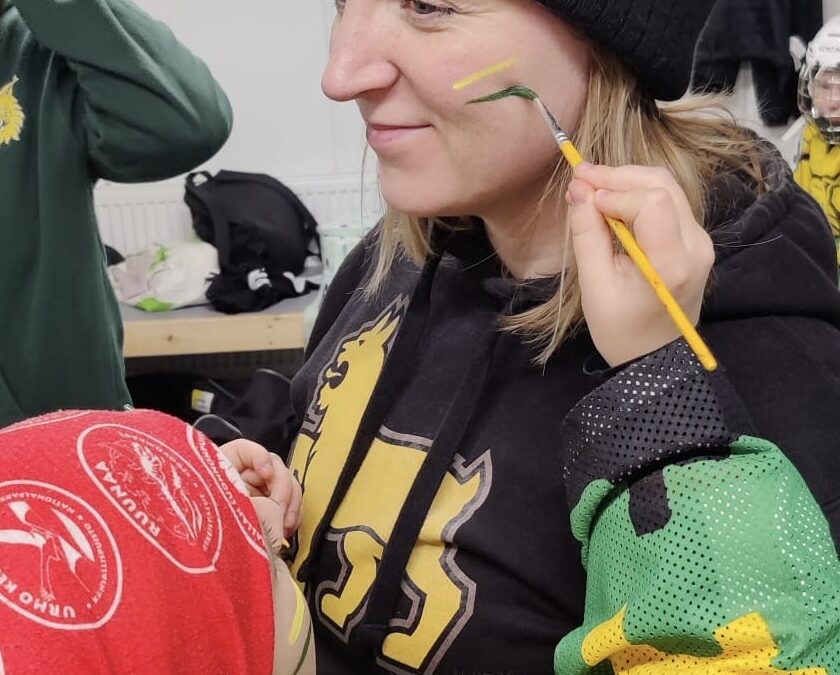Esittelyssä Ilves-perheen Ringette E-tyttöjen valmentaja Hanna Heikkilä